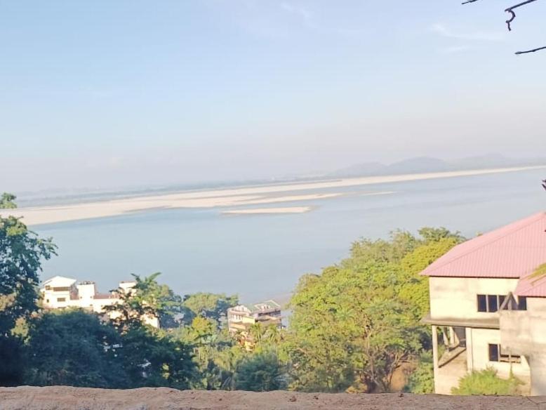 Hilltop Lodge Guwahati Buitenkant foto