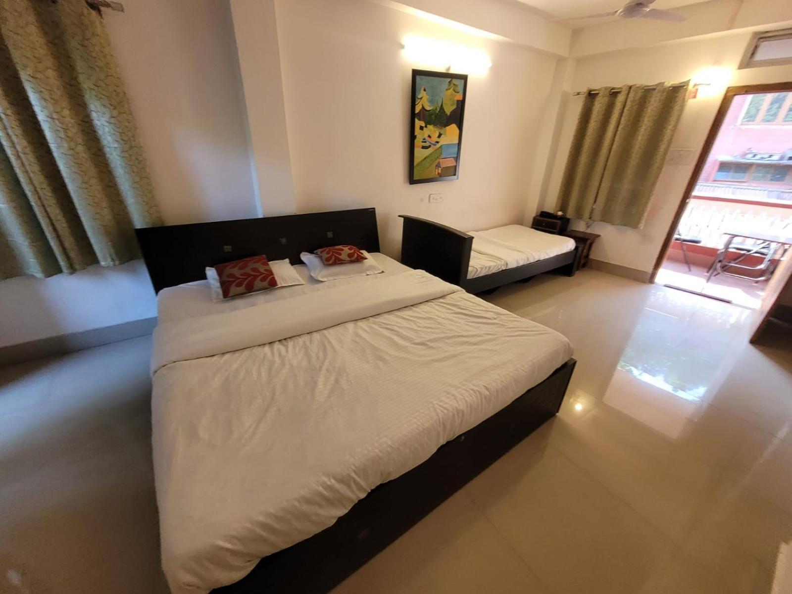 Hilltop Lodge Guwahati Kamer foto