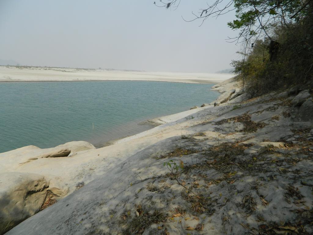 Hilltop Lodge Guwahati Buitenkant foto