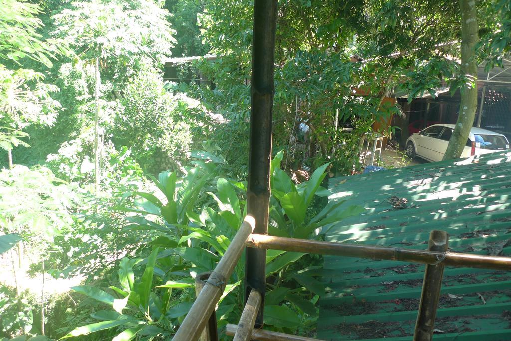 Hilltop Lodge Guwahati Buitenkant foto