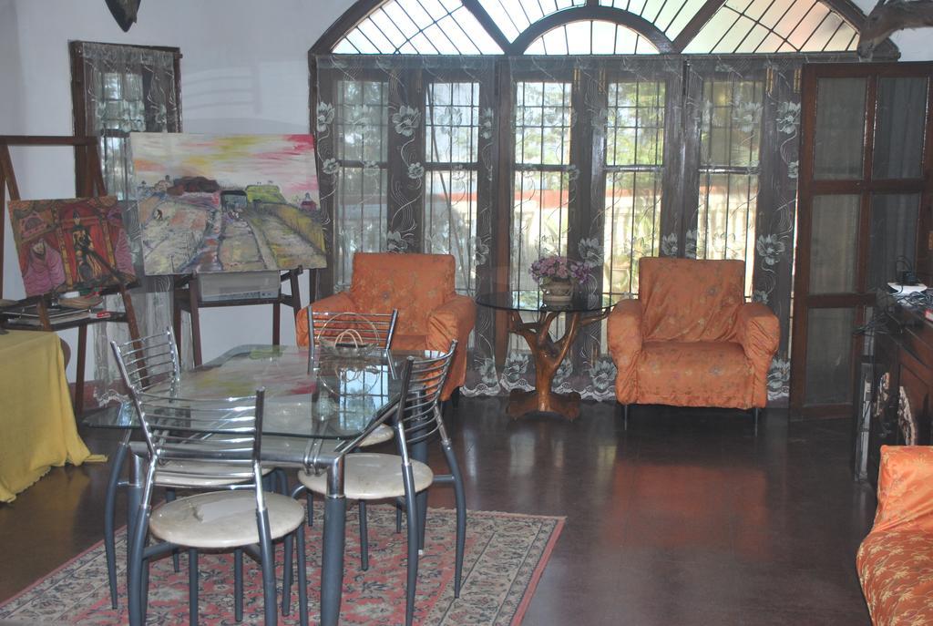 Hilltop Lodge Guwahati Buitenkant foto